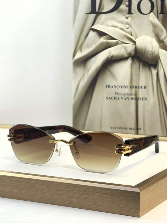 Picture of Dior Sunglasses _SKUfw76161382fw